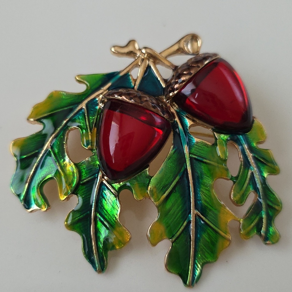 Translucent Acorns with  Large Oak Leaves Brooch